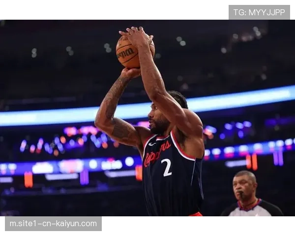 伦纳德抢断文班亚马快攻暴扣 全明星赛展现顶级攻防